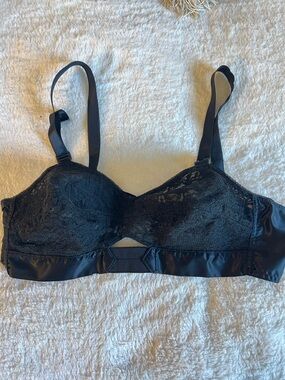 1950’s - 1960’s Vintage Black Lace  Bra 34B